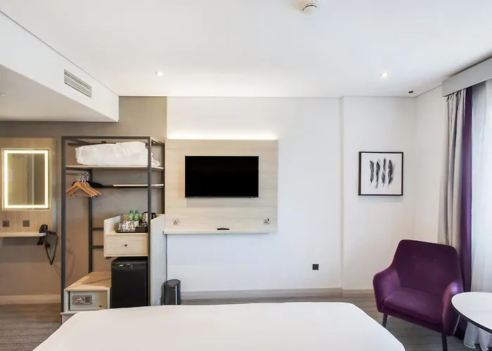 Premier Inn Dubai International Airport - An Emirates Group Company